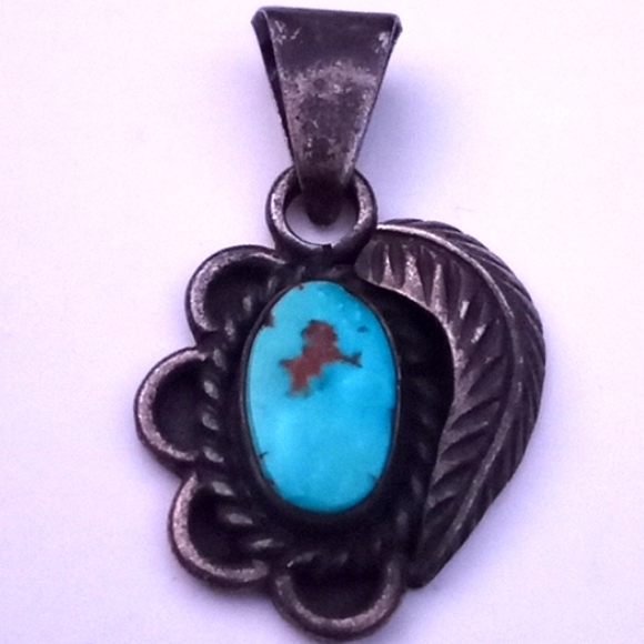 VERY VINTAGE Native American Natural Turquoise Sterling Silver w Feather PENDANT - Picture 1 of 16